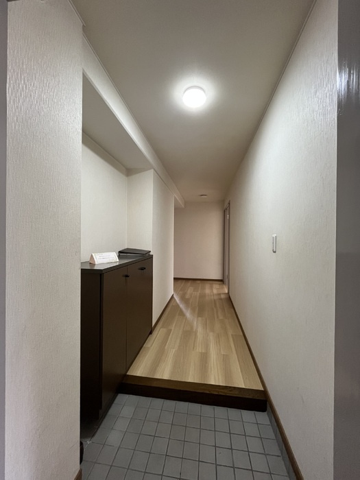 フラット新屋敷の玄関