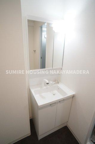 ソリッソ宝塚の洗面所|参考、同建物・同間取りの号室