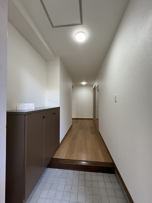 フラット新屋敷の玄関