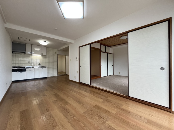 フラット新屋敷の居間・リビング
