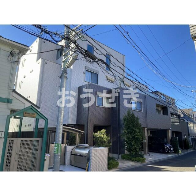 グランジャルダン明大前の外観