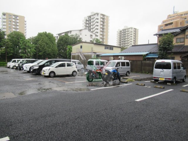 ラソレイユの駐車場