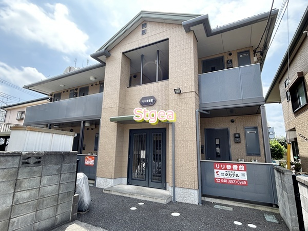 リリ参番館の外観