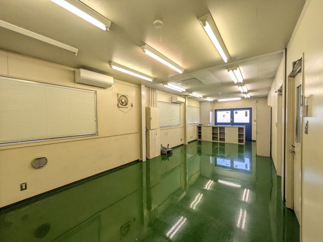 秦野市曽屋倉庫・事務所のロビー