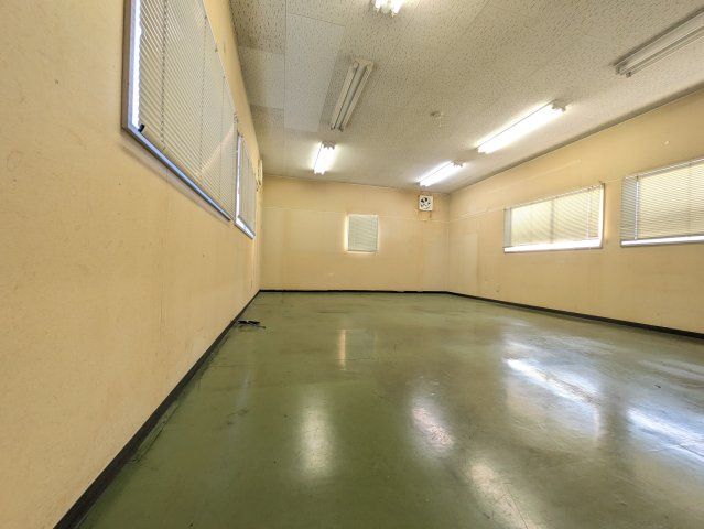 秦野市曽屋倉庫・事務所のロビー