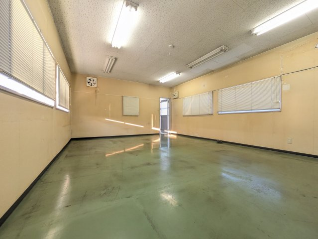 秦野市曽屋倉庫・事務所のロビー