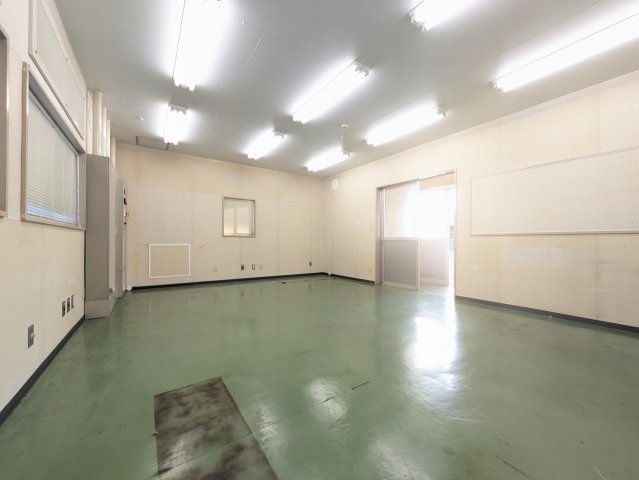 秦野市曽屋倉庫・事務所のロビー