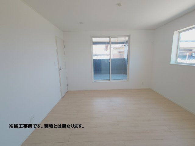 クレイドルガーデン三木町氷上第１の寝室|２階主寝室完成予想図
広い寝室は、ゆったりとくつろげる空間を確保できます。 ベッドの両側にナイトテーブルやチェストを配置するなど、自由にレイアウトが可能です。