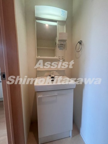 ＲＯＷ　ＨＯＵＳＥ上馬の独立洗面台