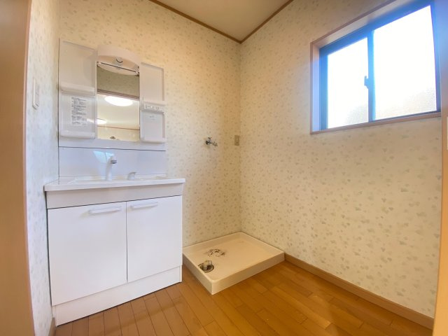 中古戸建　三芳町藤久保の独立洗面台