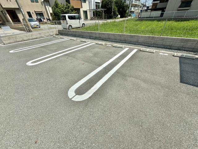 ルクプルFⅡの駐車場