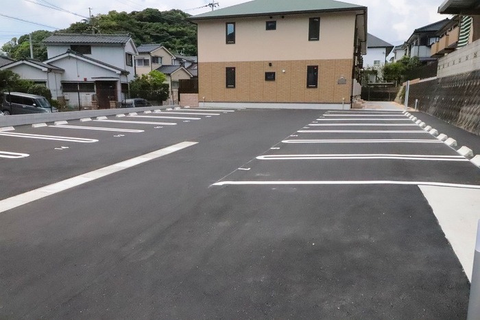 【駐車場】