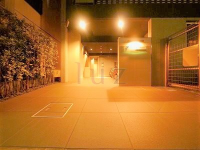 エフパークレジデンス東神奈川のエントランス