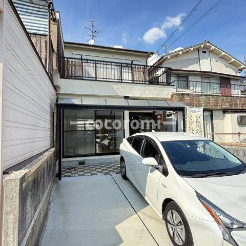 招堤南町車庫2台貸家の外観