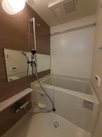 ウエスト　シックスの浴室|コンパクトで使いやすいお風呂です