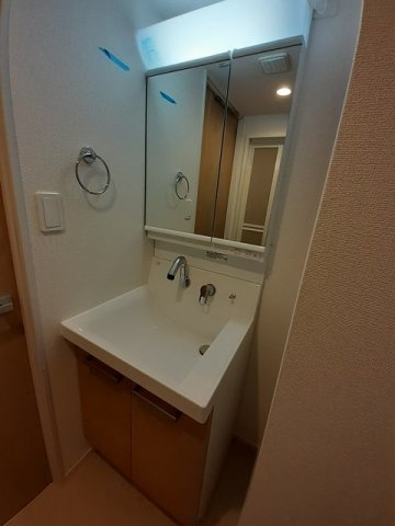 ウエスト　シックスの洗面所|明るい洗面所です