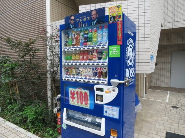 アイル赤羽サウスの周辺|敷地内に自動販売機があります