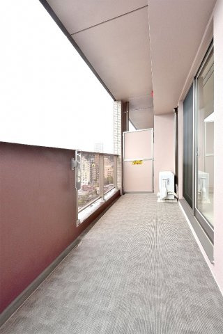 熊本市西区二本木２丁目の賃貸マンションの駐車場