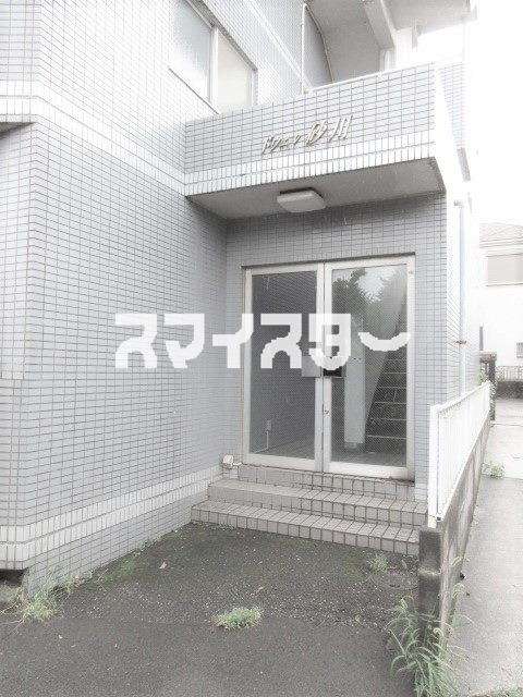 ドウェル砂川のエントランス