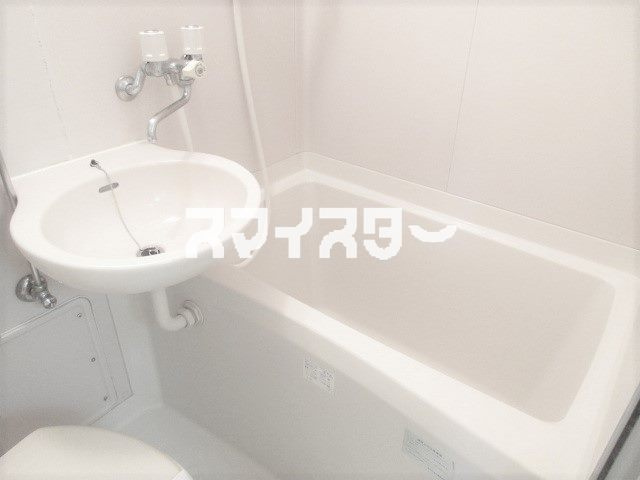 ドウェル砂川の浴室