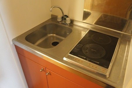 レオパレスＣａｌｍ戸倉Ⅰのキッチン|きれいなキッチンです