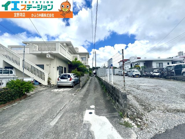 浦添市西原３丁目　土地の周辺