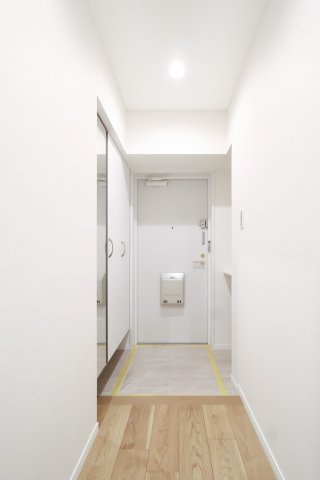 エンゼルハイム武蔵新田第２の玄関|エンゼルハイム武蔵新田第２：玄関にはシューズボックスがあり靴もスッキリ収納可能です！