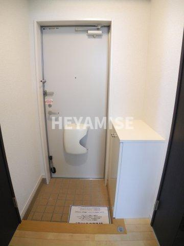 レジデンス蛍茶屋の玄関