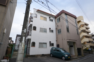 ワンケイ足立の外観