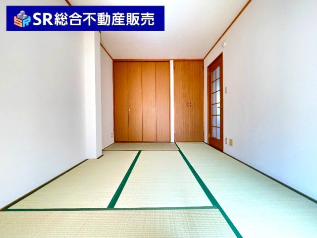 荒川2丁目中古戸建の和室|1F　6.0帖。畳の温かみを感じさせてくれる空間です！