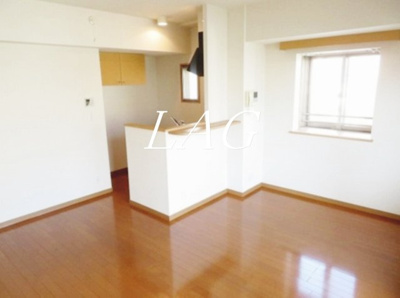 【居間・リビング】 | ロイヤルヒルズ浦和 | 洋室のお部屋です。