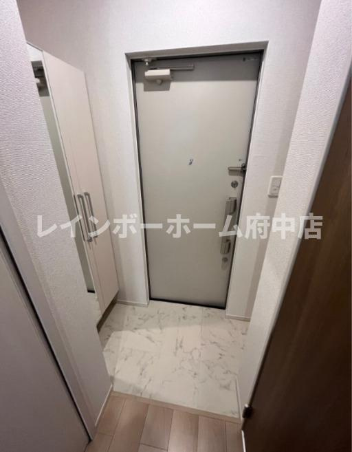 マイユクールの玄関