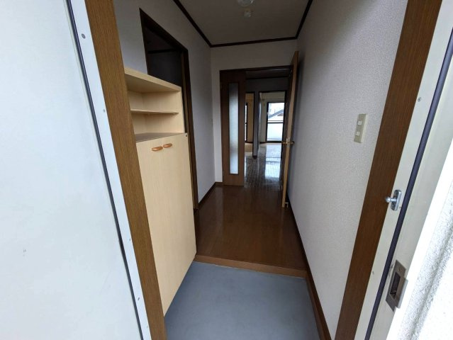 フローラルマンションの玄関