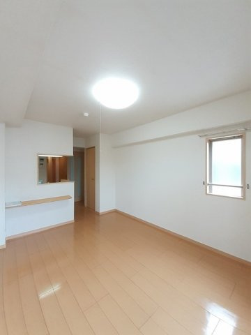 Ｓｏｌ　Ｌｅｖａｎｔｅ　国府の内装