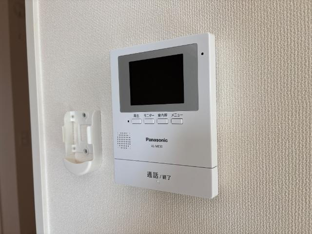 コンフォート三里木Ｂ棟の内装|カメラ付インターホン
