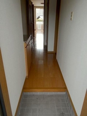 アプリコット七ッ江の玄関