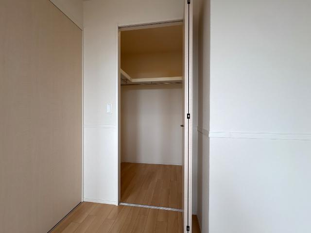 菊池郡菊陽町大字津久礼のアパートの収納|ウォークインクローゼット