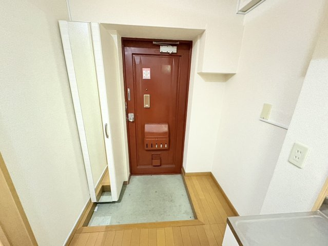 大川ハイツの玄関