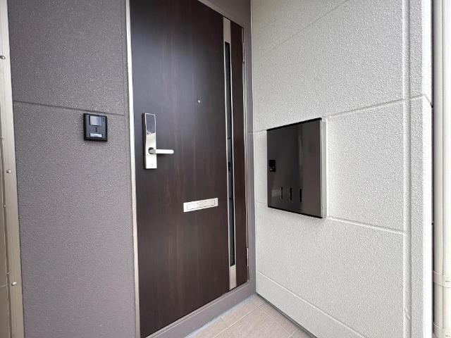 熊本市東区新外新築アパート（仮）の玄関|建具等の色・仕様は相違がございます（イメージ）