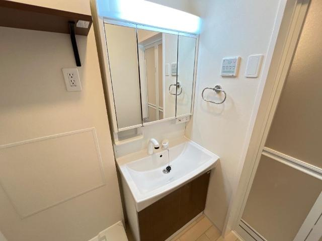 熊本市東区新外新築アパート（仮）の洗面所|建具等の色・仕様は相違がございます（イメージ）