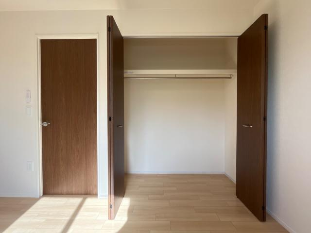 エターナルの収納|クローゼット