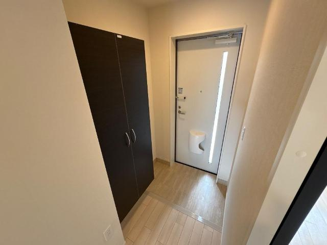 熊本市東区新外新築アパート（仮）の玄関|建具等の色・仕様は相違がございます（イメージ）