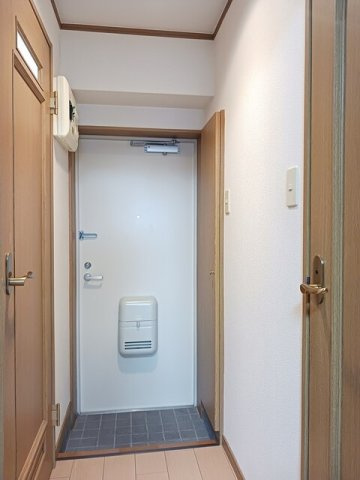 レルベ保田窪の玄関