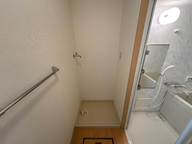 ｂｉｅｎｖｉｖｒｅ楡木の洗面所|洗濯機置場