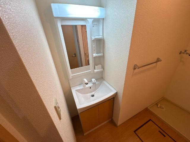 ｂｉｅｎｖｉｖｒｅ楡木の洗面所|シャンプードレッサー