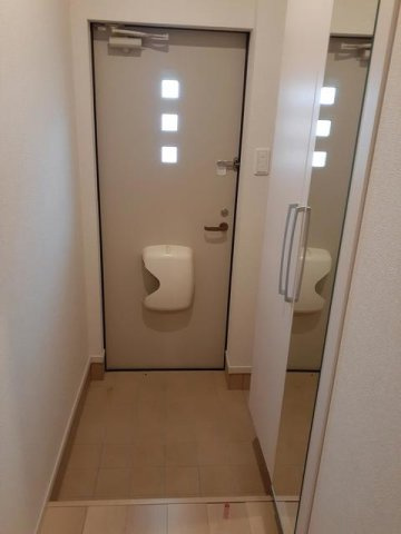 インペリアル榎鶴　Ｂの玄関
