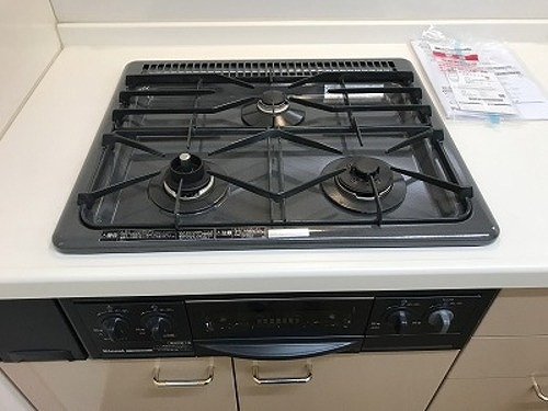 サーパスシティ新屋敷一番館の設備|３口ガスコンロ