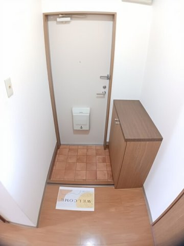 レジデンスビバ１の玄関