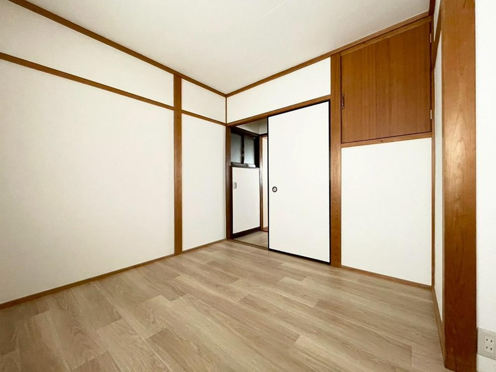 宮前町　中古一戸建ての内装|洋室4.5帖
■物件内覧・資金計画相談・住宅ローン相談、リフォーム相談、お問合せ受付中■
※当日・翌日のご内覧、ご相談はお電話でのお問合せがスムーズです！