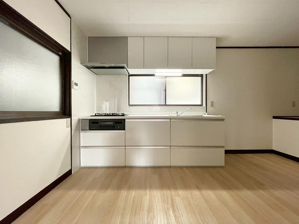 宮前町　中古一戸建てのキッチン|システムキッチン
■物件内覧・資金計画相談・住宅ローン相談、リフォーム相談、お問合せ受付中■
※当日・翌日のご内覧、ご相談はお電話でのお問合せがスムーズです！